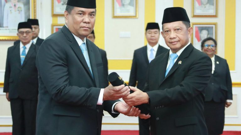 Mendagri Lantik Halilul Khairi sebagai Rektor IPDN