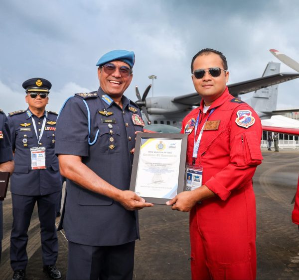 Penutup Manis LIMA 2025: Apresiasi Panglima TUDM untuk JAT, Pertunjukan Memukau, Jumpai Penggemar dan Tim Aerobatik