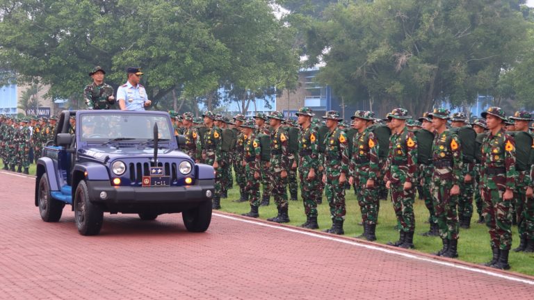 Gubernur AAU Lepas Kontingen Latsitardanus ke-45