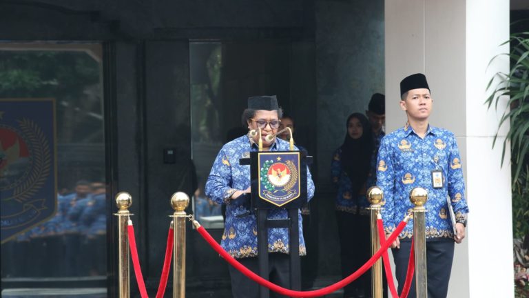 Pimpin Upacara, Wamendagri Ribka Ajak Pegawai Perkokoh Ideologi Pancasila, Demokrasi, dan HAM