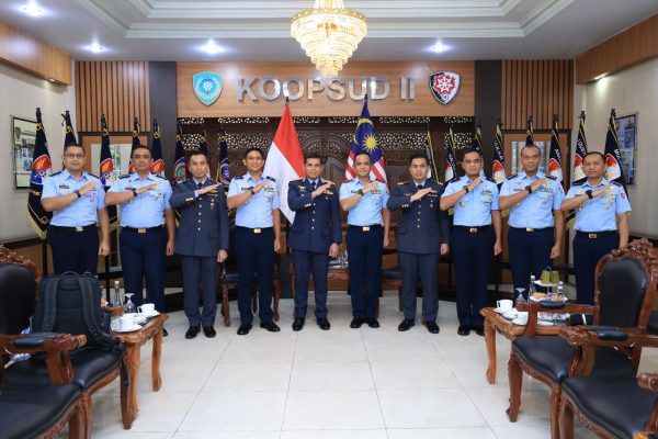 Pangkoopsud II Terima Kunjungan Kehormatan Pangwilud 2 TUDM, Perkuat Sinergi Udara Regional