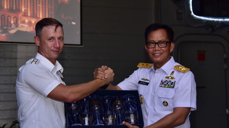“Aspers Dankormar Hadiri Jamuan Makan Malam Bersama Detasemen Armada Pasifik Angkatan Laut Rusia”