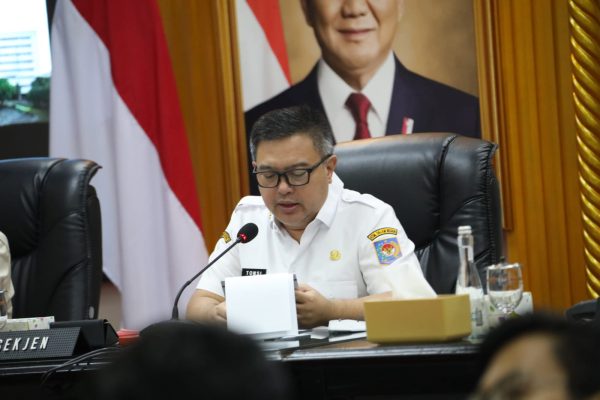 Kendalikan Inflasi, Sekjen Kemendagri Imbau Pemda Rajin Cek Perkembangan Harga di Daerah