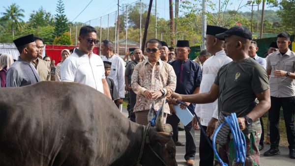 Semangat Menyambut Hari Raya Idul Adha 1446 H, Pangdam XVIII/Kasuari Tebar Kepedulian di Masjid Al-Mujahidin