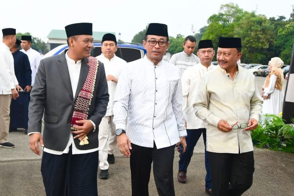 Wakasau Laksanakan Salat Idul Adha Bersama Prajurit TNI AU dan Masyarakat di Lanud Halim Perdanakusuma