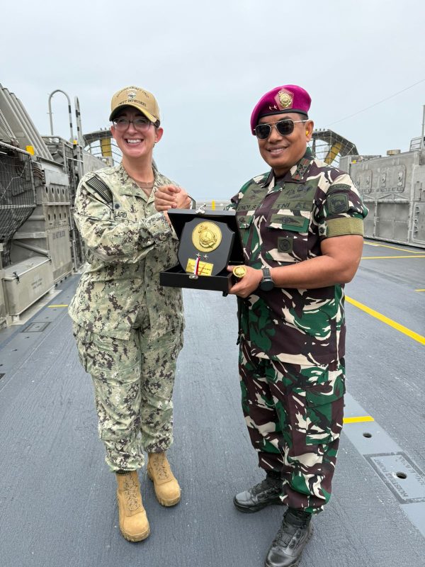 Dankormar Terima Brevet Kehormatan Dari US Navy Bukti Pengakuan Kelas Dunia
