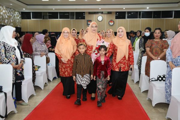 Apresiasi Kelulusan TK Pertiwi, Ketua DWP Kemendagri Sampaikan Terima Kasih kepada Tenaga Pendidik