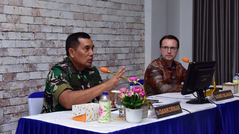 Dankormar Pimpin Presentasi Kendaraan Taktis MAZ-5362H5 Dari PT Satya Wacana Santhosa