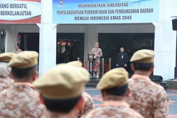 Sekjen Kemendagri Pimpin Pelepasan Retret Kepala Daerah Gelombang II ke IPDN