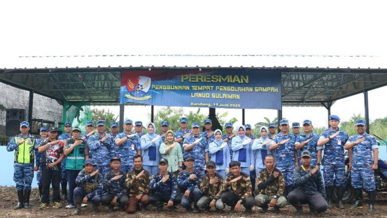 Menjaga Kebersihan Lingkungan, Danlanud Sulaiman Resmikan Tempat Pengolahan Sampah