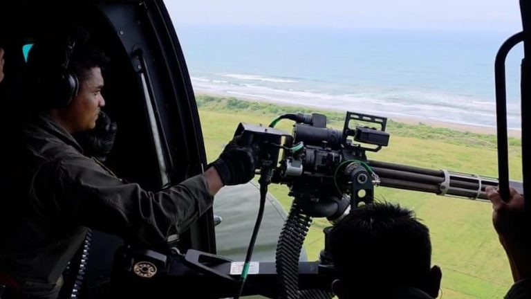 TNI AU AMPUH Tingkatkan Kesiapan Tempur Lewat Latihan Gunnering di AWR Salatri