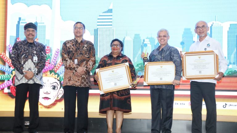 Kemendagri Raih Penghargaan Simpul Jaringan Terbaik Nasional 2025 dari ANRI