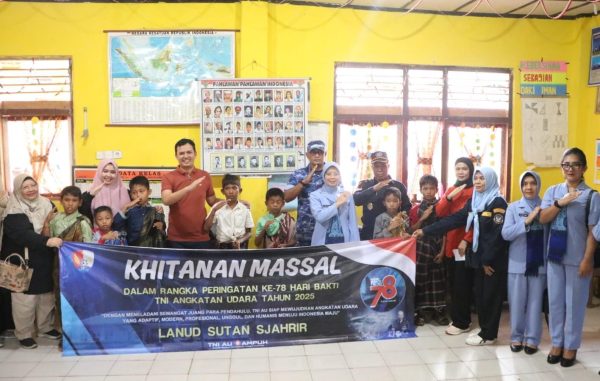 Jelang Peringatan ke-78 Hari Bakti TNI AU, Lanud Sutan Sjahrir Gelar Khitanan Massal dan Pelayanan Kesehatan Gratis