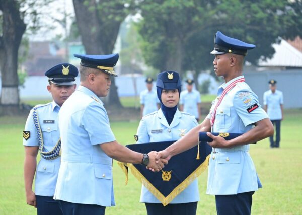 TNI AU Tambah Kekuatan Personel, Dankodiklatau Lantik 410 Prajurit Tamtama