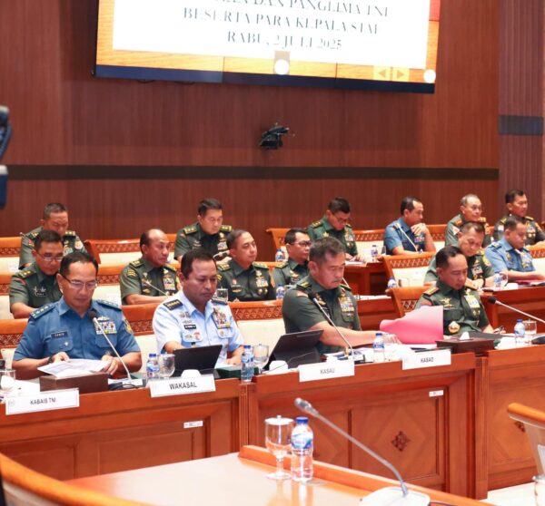 Kasau Hadiri Rapat Komisi I DPR RI, Bahas Dinamika Geopolitik dan Arah Kebijakan Pertahanan