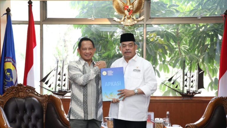 Mendagri Terima Audiensi Pengurus APKASI, Bahas Konsolidasi Organisasi dan Rencana Kerja Konseptual