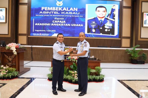 Penguatan Karakter dan Wawasan Intelijen, Capaja AAU Terima Pembekalan Asintel Kasau