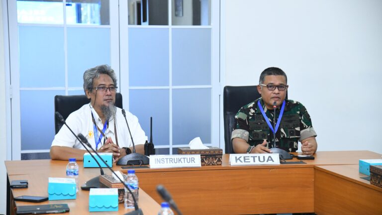 Penutupan Workshop Direction Finder TNI AU 2025, Askomlek Kasau Apresiasi Dedikasi Peserta