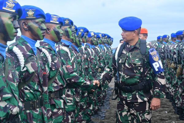 Upacara Tradisi Pembaretan, 64 Siswa Skadik 404 Resmi Sandang Baret Pomau