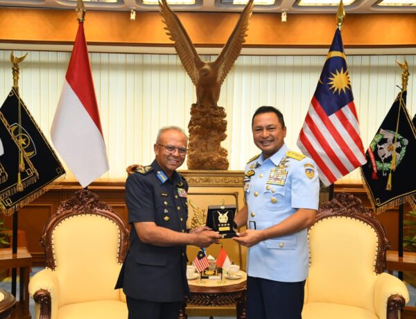 Pererat Hubungan Pertahanan Udara, Kasau Terima Kunjungan Kehormatan Panglima TUDM