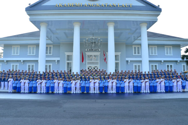 Dankormar Hadiri Upacara Penutupan Pendidikan dan Wisuda Pascasarjana, Sarjana, Diploma STTAL