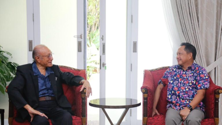 Silaturahmi Hangat Wali Nanggroe dan Mendagri: Bahas Penguatan Kelembagaan dan Pembangunan Aceh Sambil Santap Siang Bersama