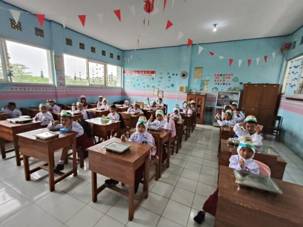 SPPG Lanud Abdulrachman Saleh Kembali Salurkan MBG Usai Libur Sekolah
