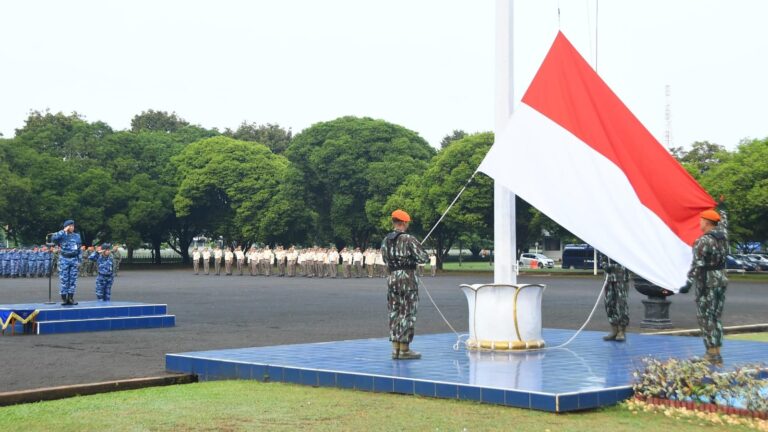 Kasau Ingatkan Disiplin dan Etika Digital dalam Upacara Bendera Bulanan Mabesau