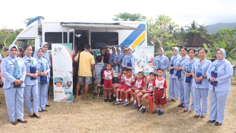 TNI AU Humanis, Lanud I Gusti Ngurah Rai Gelar Bakti Sosial Kesehatan di Karangasem