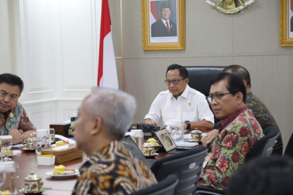 Percepat Program MBG, Mendagri Minta Pemda Bentuk Satgas dan Koordinasi dengan BGN