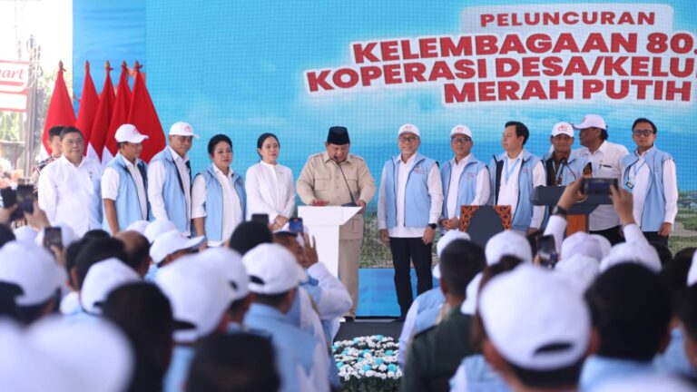Mendagri Dampingi Presiden Prabowo Luncurkan Kelembagaan 80.000 Kopdeskel Merah Putih