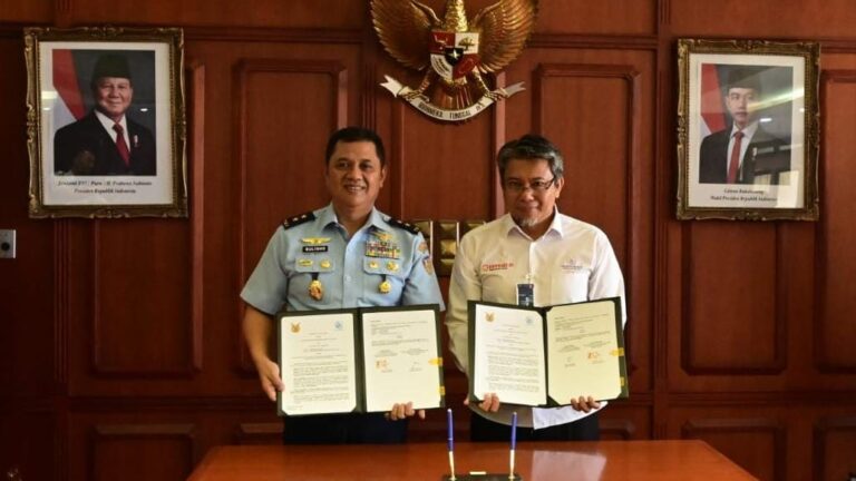 TNI AU dan PTDI Teken Perjanjian Penggunaan Awak Pesawat