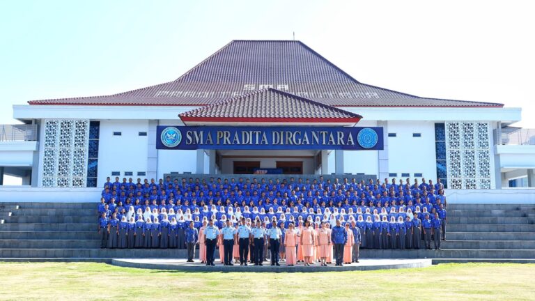 Wakasau Tekankan Nilai Airmanship dan Kepemimpinan pada Kuliah Umum di SMA Pradita Dirgantara