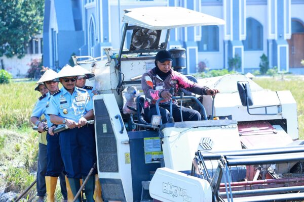 Wakasau Tinjau Ketahanan Pangan dan Sampaikan Motivasi kepada Siswa Setukpa Lanud Adi Soemarmo