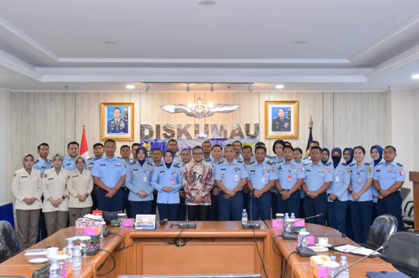 Diskumau Gelar Penataran Penyusunan Eksepsi dan Pledoi Bagi Personel Hukum TNI AU