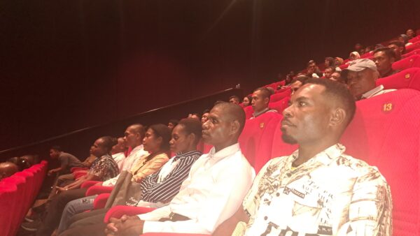 Merajut Kebersamaan di Ufuk Timur : Nobar Film “Believe” dan Bakti Kesehatan Kodam XVIII/Kasuari Hangatkan Hati Rakyat Papua