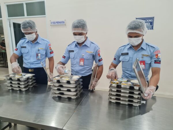 Lanud Husein Sastranegara Salurkan 7.000 Lebih Paket Makanan Bergizi untuk Siswa di Cicendo