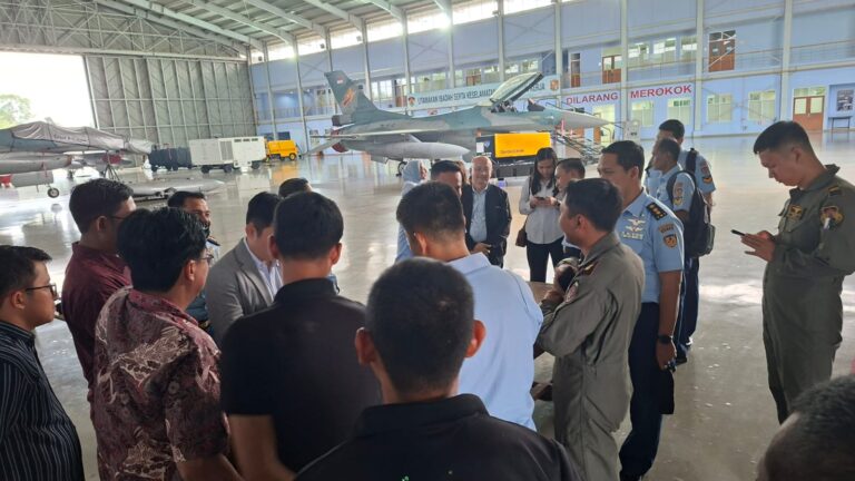 Mantapkan Kesiapan Tempur Malam Hari, TNI AU Gelar Uji Fungsi dan Pelatihan NVG di Skadron Udara 16