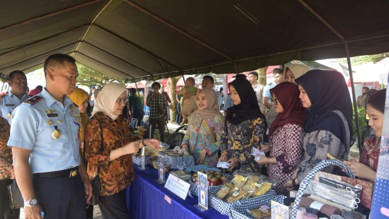 Lanud Supadio Gelar Bazar dan Pasar Murah, Wujud Kepedulian Nyata TNI AU