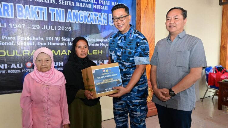 Sambut Hari Bakti, Lanud Abdulrachman Saleh Gelar Bakti Sosial dan Kesehatan