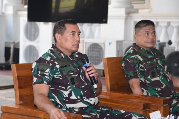 Dankormar Bersama Pejabat Utama Korps Marinir Bersinergi Dalam Temu Pagi