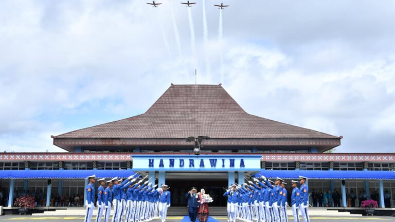 Wisuda Purnawira Pati TNI AU, Kasau Apresiasi Pengabdian dan Keteladanan Wisudawan