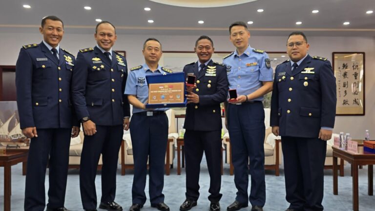Empat Perwira TNI AU Lulus Pendidikan Strategis di AFCC Beijing