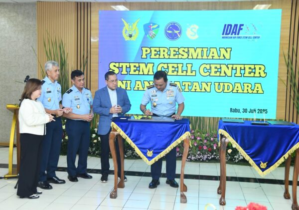 Kasau Resmikan Klinik Pelayanan Stem Cell TNI AU di Lakespra dr. Saryanto