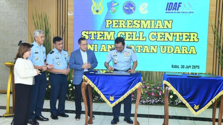 Kasau Resmikan Klinik Pelayanan Stem Cell TNI AU di Lakespra dr. Saryanto