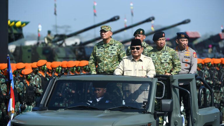 Presiden Prabowo Pimpin Upacara Gelar Pasukan Operasional dan Kehormatan Militer di Batujajar