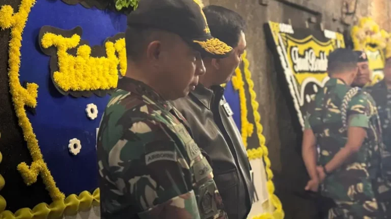 Panglima TNI Melayat ke Rumah Duka Almarhum Driver Ojol Affan Kurniawan