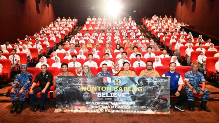 Tumbuhkan Semangat Bela Negara, Lanud Husein Sastranegara Ajak Siswa SMAN Cimindi Bandung Nobar Film Believe