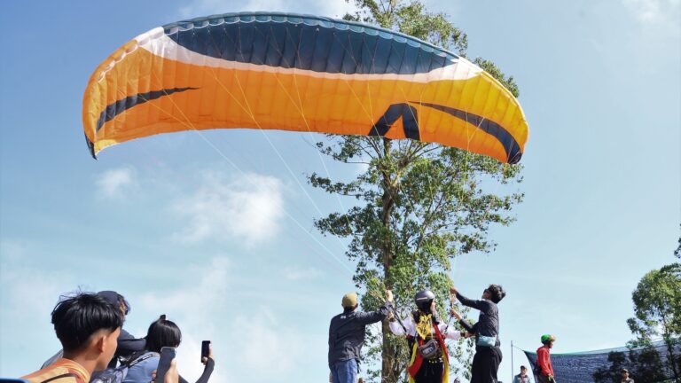 TNI AU Dukung Sport Tourism Lewat Kejuaraan Paralayang Internasional di Kota Batu