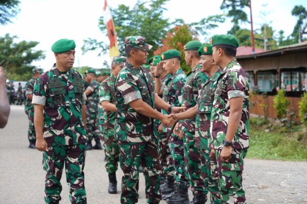 Hadir Sebagai Motivator Menuju Pembaharuan Pendidikan Pangdam Dukung Rindam XVIII/Kasuari